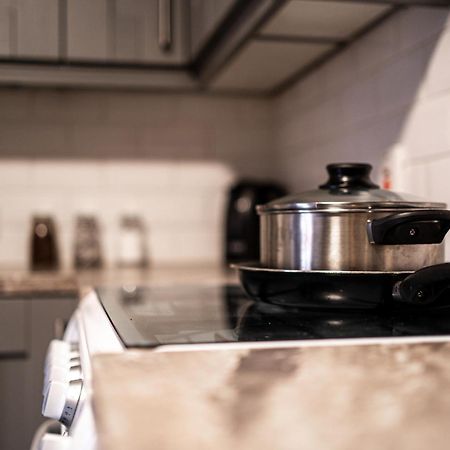 Central Apartment In Belfast City Centre - Sleeps 5 People Esterno foto